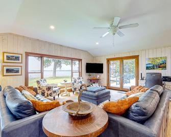 Shore Acres - Isle La Motte - Sala de estar