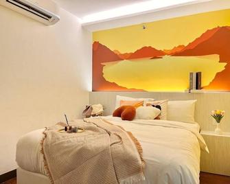Swing & Pillows - Kl Cheras Maluri - Kuala Lumpur - Bedroom