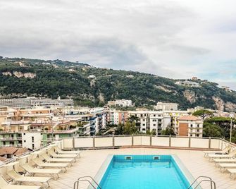 Hotiday Room Collection - Sorrento - Sorrento