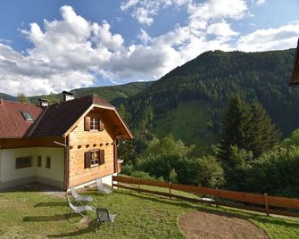 Holiday Home In A Quiet Location In The Beautiful Carinthian Alps - Eisentratten - Edificio