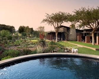 Liedjiesbos Urban Olive Farm - Bloemfontein - Pool