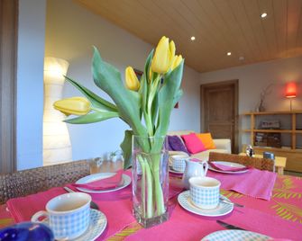 Cozy Cottage in Bastogne, Cleaning Inclu - Bastogne - Essbereich