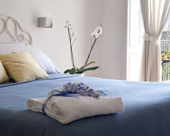 Albergo 'La Vigna' - Procida - Bedroom