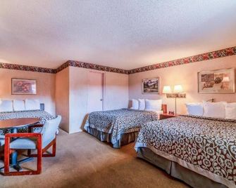 Ozark Junction mountain view by OYO - Mountain View - Schlafzimmer