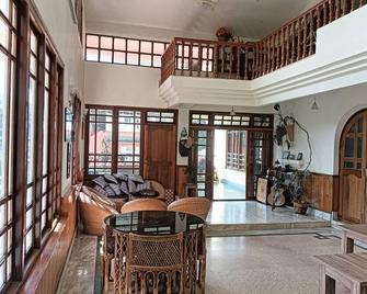 Ronglyang Villa Homestay Near Mg Road - Gangtok - Lobby