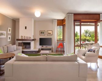 Ca' Le Terrazze With Pool - Garda - Wohnzimmer