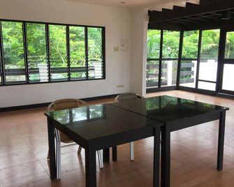 La Pernela Resort - Panglao - Ruang makan