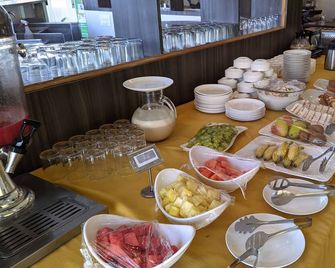 Hotel Mayura Presidency Belagavi - Belgaum - Buffet