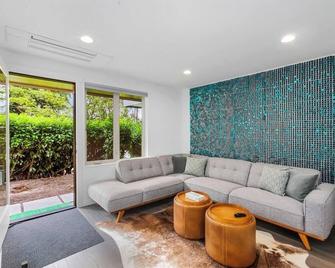 Autumn Leaves in Jefferson Park - Seattle - Living room
