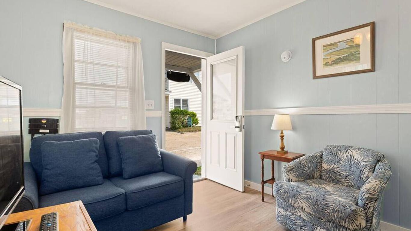 Oceanside Court by Kees Vacations