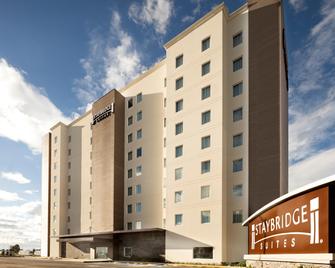 Staybridge Suites Silao - Silao - Building