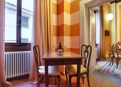 Al Giglio Bottonato - Florence - Dining room