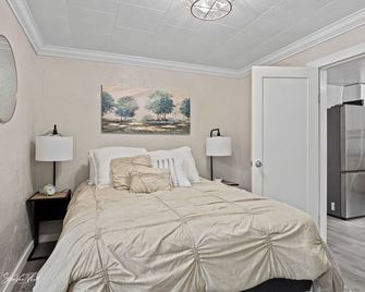 Fully renovated cozy home in the heart of Salmon! No cleaning fees! - Salmon - Bedroom