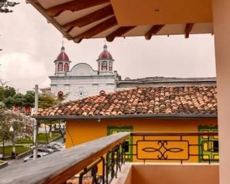 Hotel Colonial Aguadas - Aguadas - Balcón