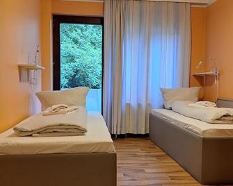 2-Rent Group Hostel Rooms Aub162 - Munich - Bedroom