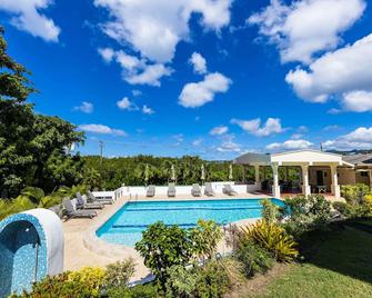 Siesta Hotel - Saint George's - Piscina