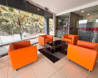 Signature Hotel by Easy Nap - Puchong - Lobi
