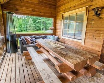Meripoika by Interhome - Yläne - Patio