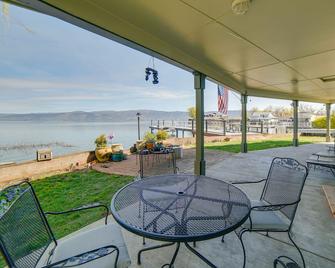 Waterfront Lakeport Rental Home with Private Dock! - Lakeport - Патіо