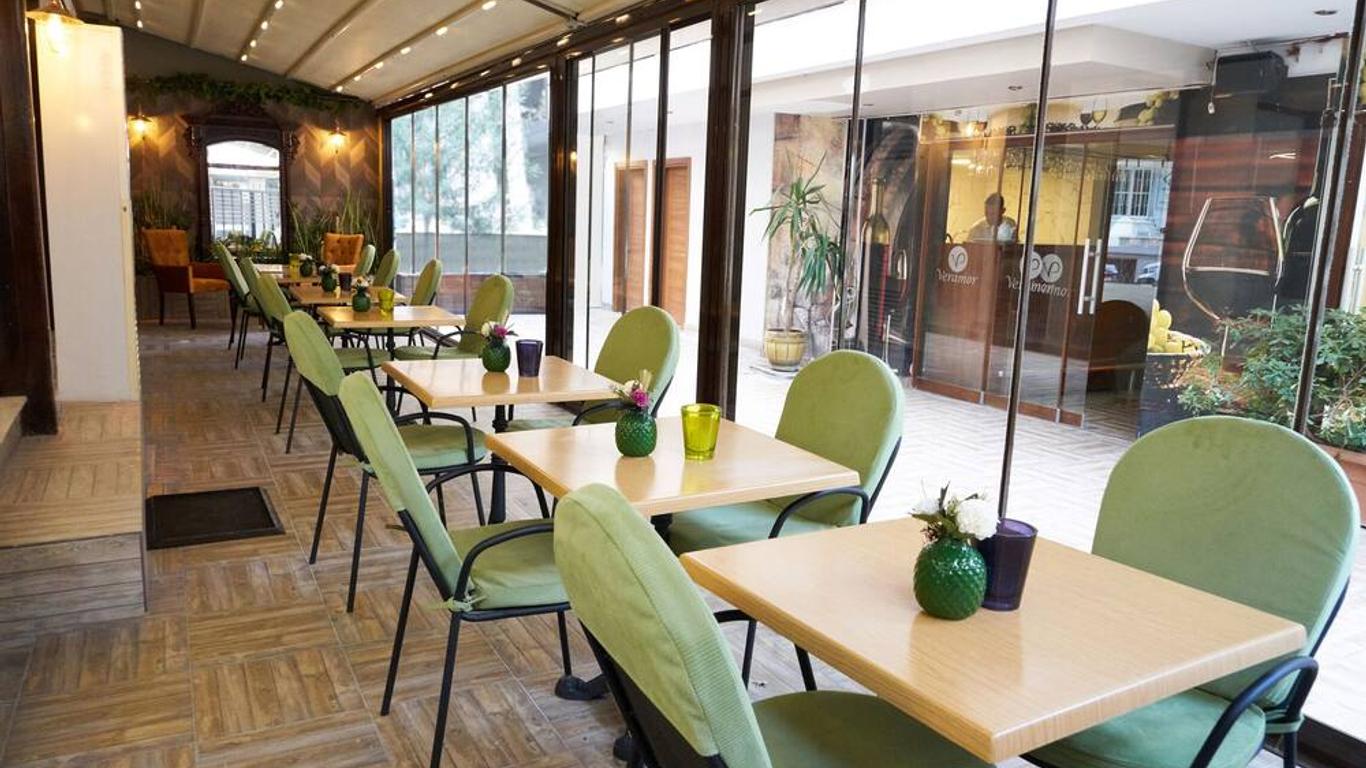 ميرا أوتل ألسانجاك