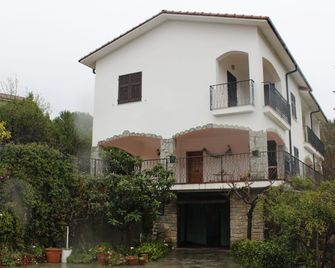 House in Caramagna - Imperia - Gebäude