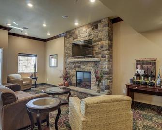 Cobblestone Inn & Suites - Altamont - Altamont - Living room