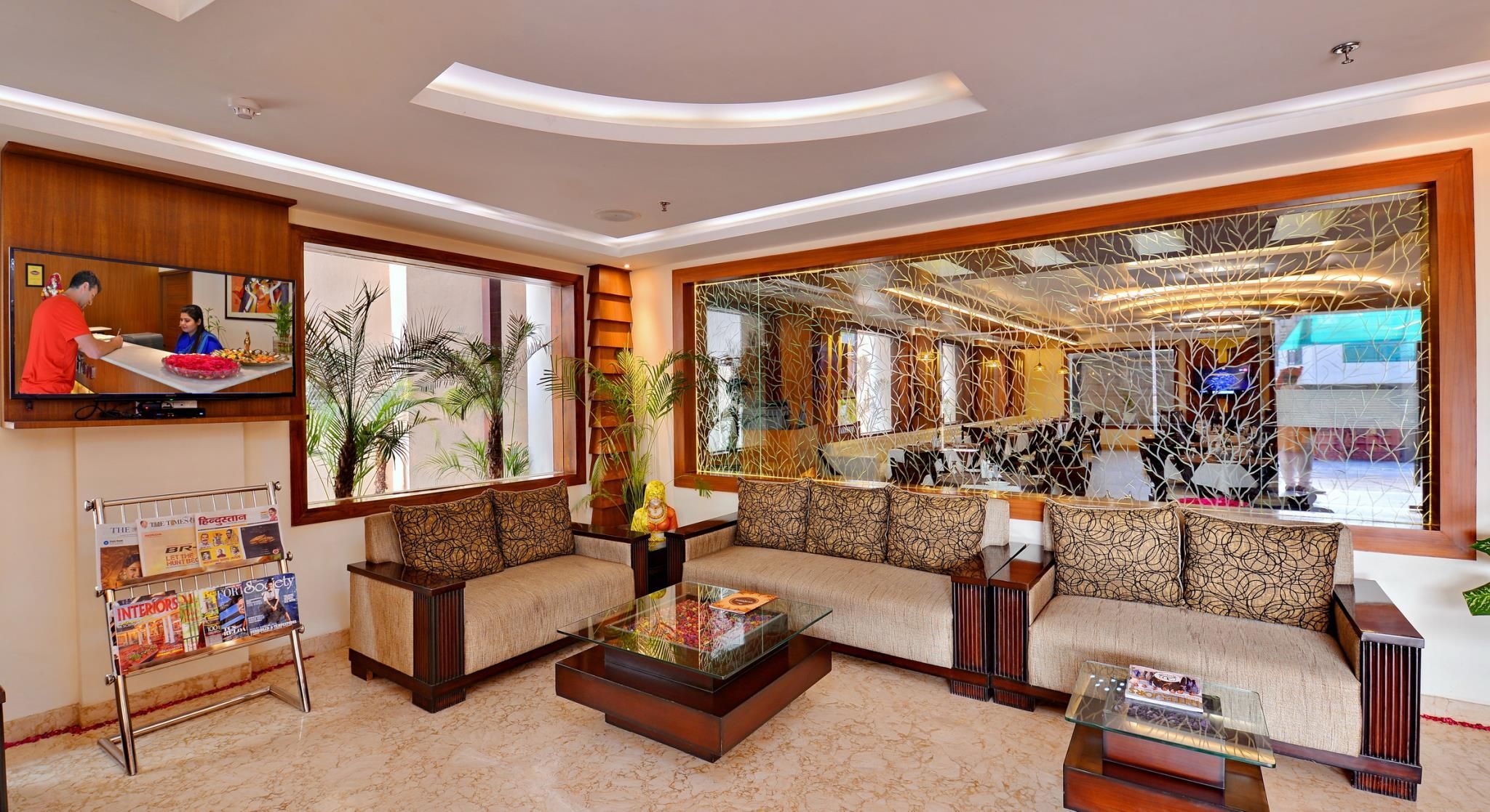 Hotel Seven Hills Tower - Agra - Lobby