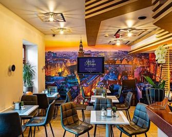 Great Polonia Dwarf Wroclaw - ורוצלב - טרקלין