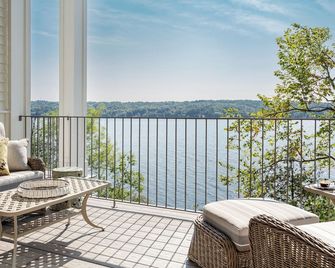 Manoir Hovey - נורת' הטלי - מרפסת