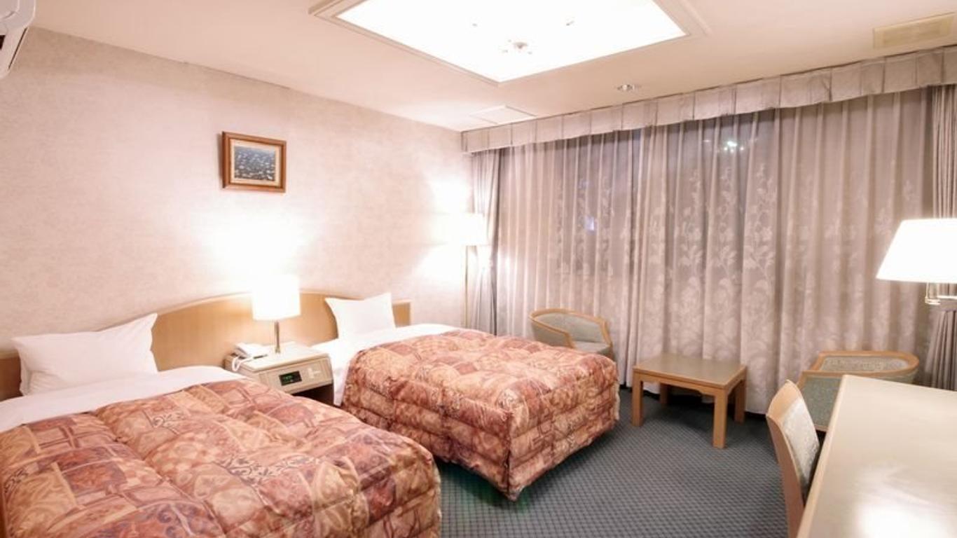 Leo Plaza Hotel