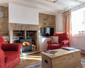 1 bedroom accommodation in Great Longstone, near Bakewell - Bakewell - Living room