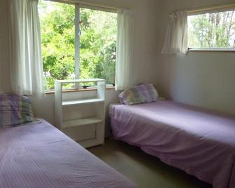 TUIS NEST- Private, yet central by river & Historical sites .8 nights stay min \n - Kerikeri - Chambre