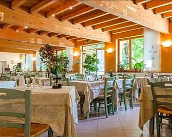 Albergo Ristorante Il Laghetto - Fiumalbo - Restaurant