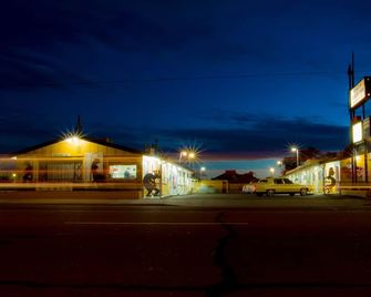 Brad's Desert Inn - Holbrook