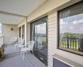 Sunrise and Lake Winni views on your private balcony! - Laconia - Balcón