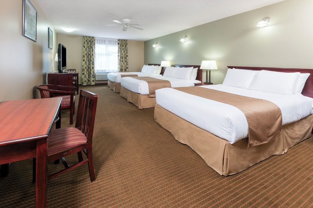 Super 8 by Wyndham Fort Saskatchewan - Fort Saskatchewan - Schlafzimmer