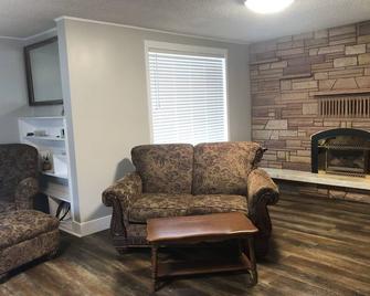 3 Bedroom Farm House - Afton - Sala de estar