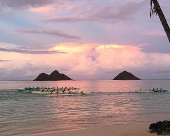 Beachfront! Barefoot Living On The Best Spot On Lanikai Beach! - Kailua - Patio
