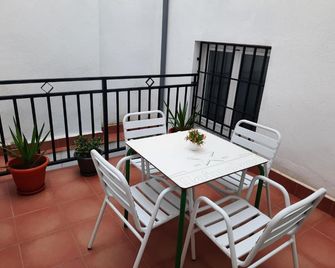 Apartamentos Clavero 10 - Plasencia - Balcony