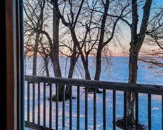 Peaceful end-unit with panoramic lake views! Just Listed! - Onamia - Balcony
