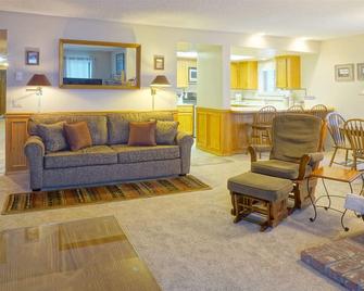June Lake Interlaken 12 Cozy, Spacious - June Lake - Вітальня