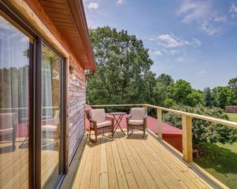 Secluded Harrison Retreat w Fire Pit & Deck - Harrison - Balcony