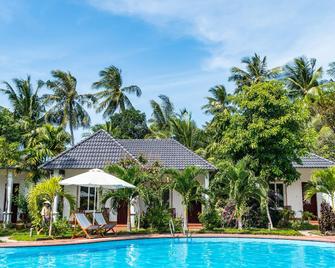 Long Mountain Resort - Phu Quoc - Piscina