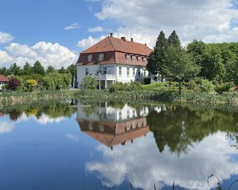 Jagdschloss Lalendorf - Lalendorf - Edificio