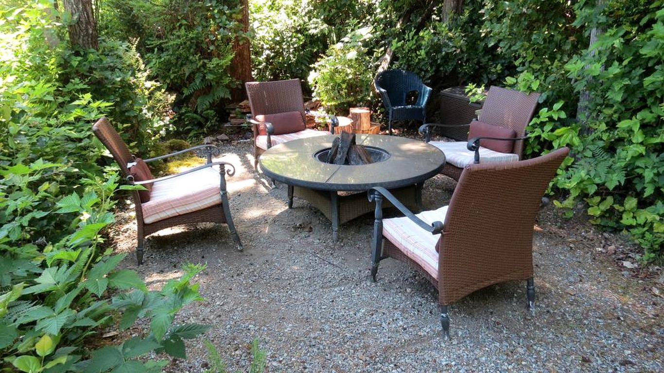 Cobble Wood and Bird Sanctuary Guest Houses