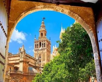 Hub Hostel Seville - Seville