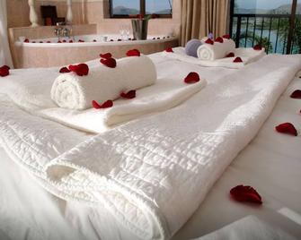 La Dolce Vita Guest House - Hartbeespoort - Slaapkamer