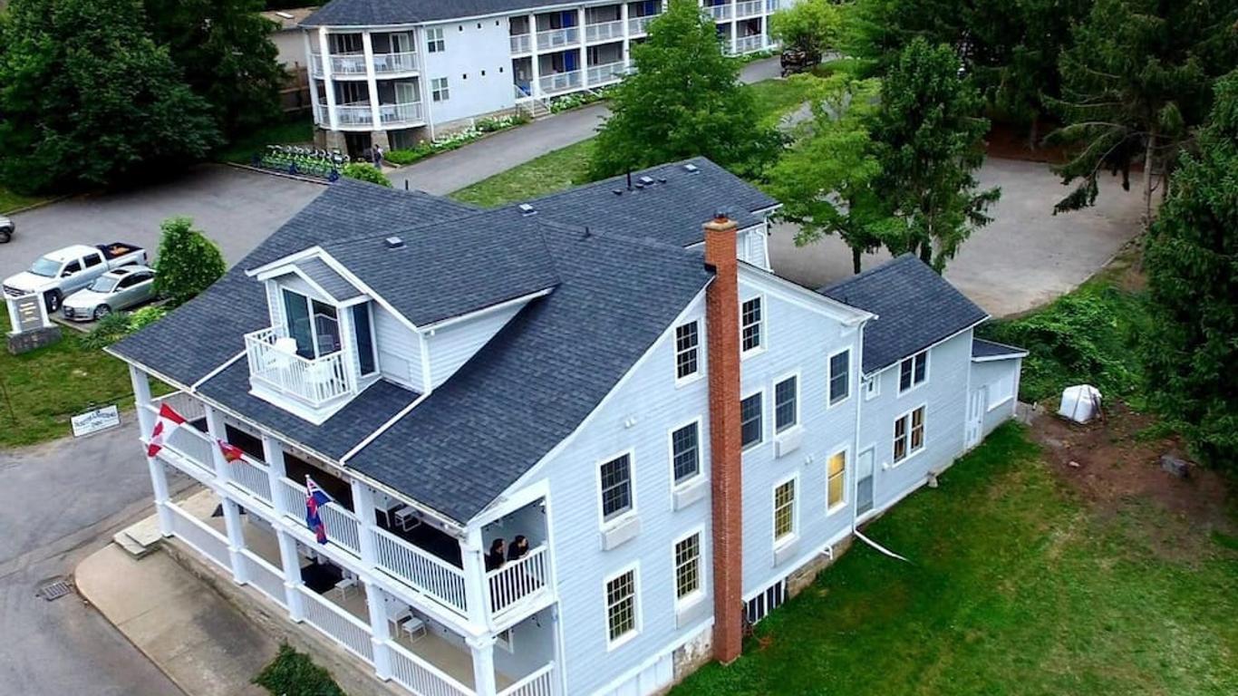 South Landing Inn