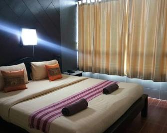 โรงแรมเคเอ็มกว๊านพะเยา - พะเยา - ห้องนอน