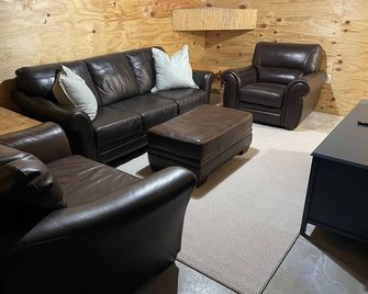 Modern luxury cabin just minutes from Downtown Viroqua. - Viroqua - Sala de estar